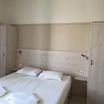 Kleri Beloni *