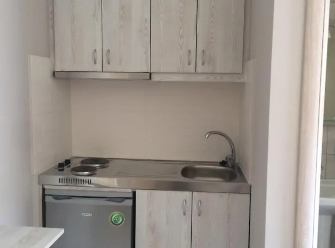 Kleri Beloni * Hanya