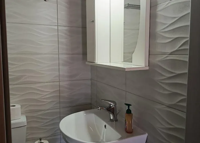 Kleri Beloni * Hriszí Aktí Haniá